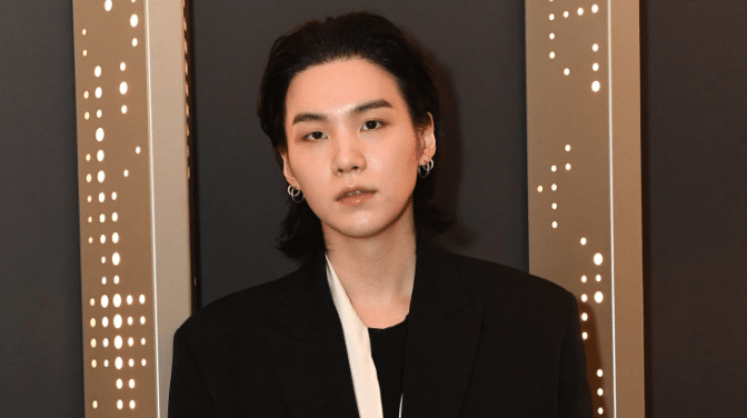SUGA (BTS) SUGA (BTS)