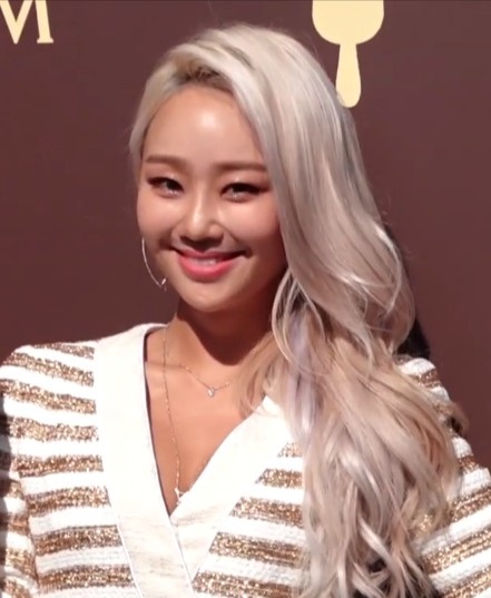 Kim Hyo-jung (Hyolyn)