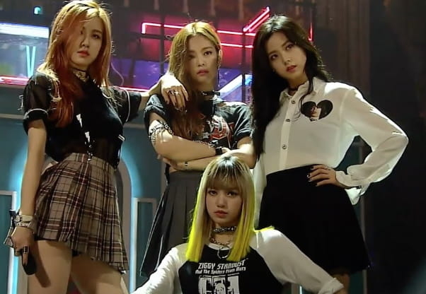 BLACKPINK's BOOMBAYAH BLACKPINK's BOOMBAYAH