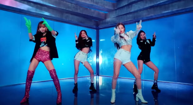 BLACKPINK's "DDU-DU DDU-DU" BLACKPINK's "DDU-DU DDU-DU"